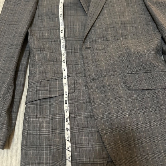 Charles Tyrwhitt Suit - Picture 5 of 7